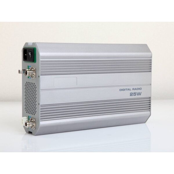 HYT390-Hytera-RD625-Digital-Compact-Repeater_b2