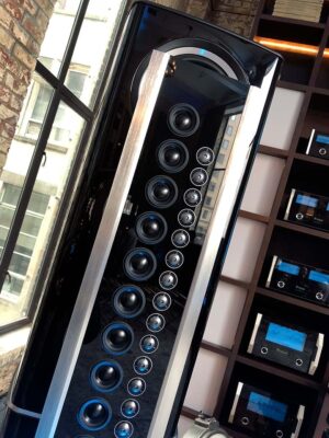 https://audiocity.ee/wp-content/uploads/2022/11/Mcintosh-XRT2.1-15.jpg